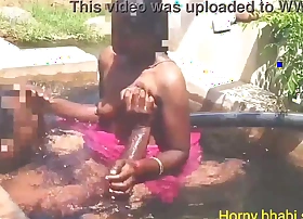 Tamil aunty bathing and fucking with uncle