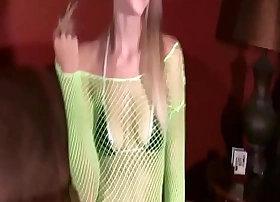 Rip open my pantyhose and smarting my pussy