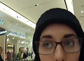 Introduce cum walk to hand the mall
