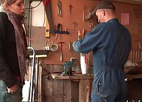 Amateur blonde fast ass hammered outdoor with regard to dirty farm