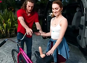 Crazy 18yo neighbour wants my gumshoe victoria gracen