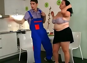Huge interior plumper seduces skinny rig