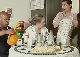 A grande famÍlia da putaria - o marido É corno a mÃe talarica a filha e a empregada fode todo mundo emme colourless alessandra maia agatha ludovino capoeira