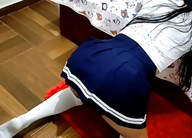 Mi prima quiere levantar mas el culo y yo la ayudo con vitaminas dentro de su culo - primo ayudame a sacar mas culo