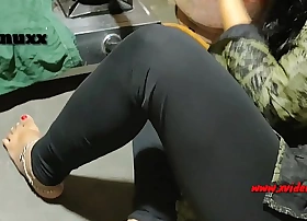 पड़ोस वाली के घर में पूरा मजा लिया ऐसी वीडियो नहीं देखी होगी