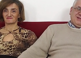 Scambisti maturi - mature italian swinger gets say no to ass fucked and pussy