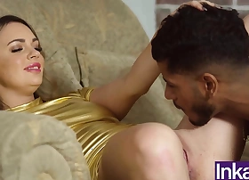 Profesora milf rusa reprende a joven negro de verga grande para que se frigidity folle duro por el ano