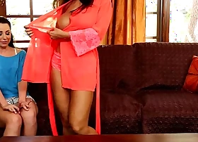 Lola foxx and lisa ann at mommy's girl