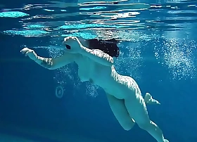 Sheril blossom super cute big tits underwater