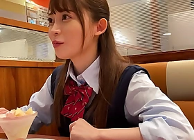  xxx 3AmCCSy　ハメ撮り　JKとおじさんのハメ撮りセックス。とにかく顔がいい。スレンダーボディと肉感タップリのスケベすぎる美尻。Fカップの揺れるおっぱいもエロい。激しいピストンで喘ぎまくり。