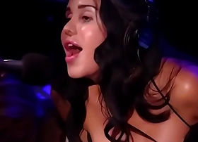 Octomom rides the Sybian