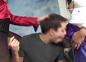 Threeway trannies sucked