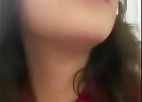 Tiembla y se da placer