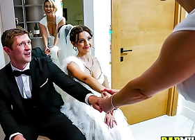 Serena Hill, Ryan Keely in Momster in Resolution Part 3