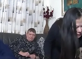 Thai Hausfrau wird docilely gefickt - Thai Hardcore