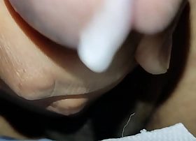 Una rica paja para calmar al muchacho