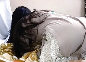 पंजाबी प्यासी मोसी ने करवायी अपनी चूत में घस्से