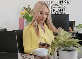 Ricky Johnson Caught Bunny Taking Sexy Selfies at eradicate affect Office, Offered to Help & Fucks Her - BRAZZERS