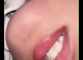 Indonesian porn aunty asks for a massage for sore host