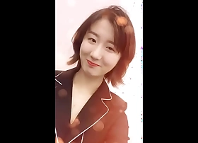 Famous Chinese in arrears star psychologist Dorrit Yaqi sucking my weasel words