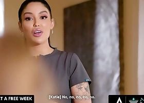 NURU MASSAGE - Hardcore Threesome Between Sexy Coworkers Plus A Lucky Client SPANISH SUBTITLES