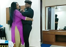 Indian Hot housewife sexual congress with visible Hindi Audio