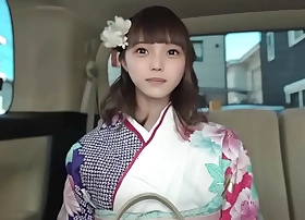 成人式帰りの隠れ爆乳Gカップ20歳 記念撮影と称してハメ撮りを撮影 1