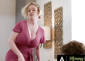 MOMMY'S BOY - Hot MILF Dee Williams Gets Caught Animal An Anal Addict And Her Stepson Tries Her Ass