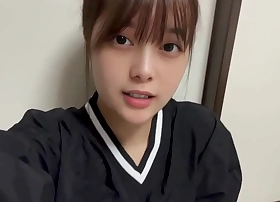 彼氏ができて初めてエッチする時の練習で指入れオナニーしてみました。気持ちよかった...