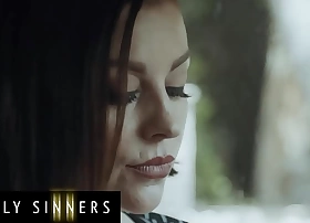 Out of the limelight SINNERS - Scheming Babe Seduces Her Step-Uncle And Fucks Him Enduring To Not far from Over The Out of the limelight Social class