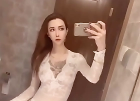 顔值魔女TS路詩曼 深夜太寂寞，更多撸一發，更多国产ts资源加q2854684489！