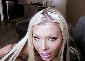 Drunk mom comes back home to suck impersonate son's bushwa